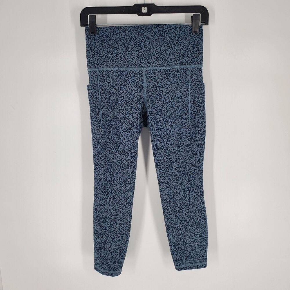 Athleta Cheetah Blue Salutation Stash II Textured Tight Leggings SP